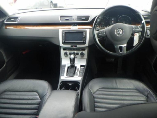 VOLKSWAGEN PASSAT VARIANT 2014