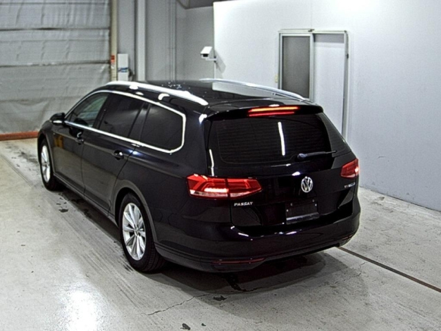 VOLKSWAGEN PASSAT VARIANT 2015
