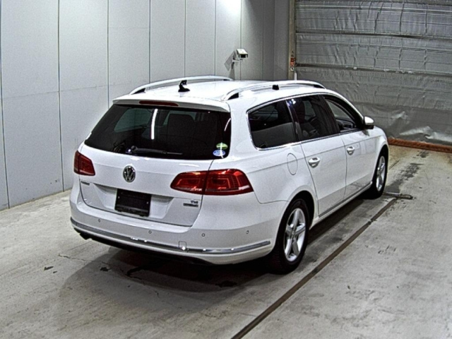 VOLKSWAGEN PASSAT VARIANT 2014