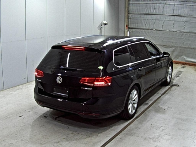 VOLKSWAGEN PASSAT VARIANT 2015