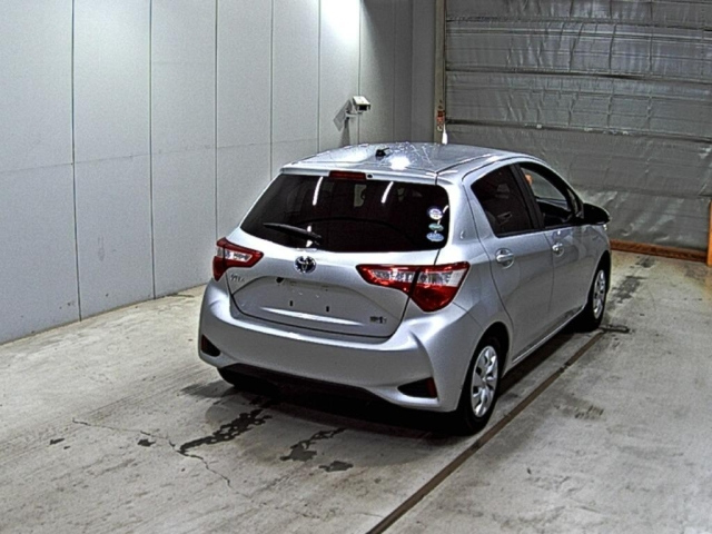 TOYOTA VITZ 2019