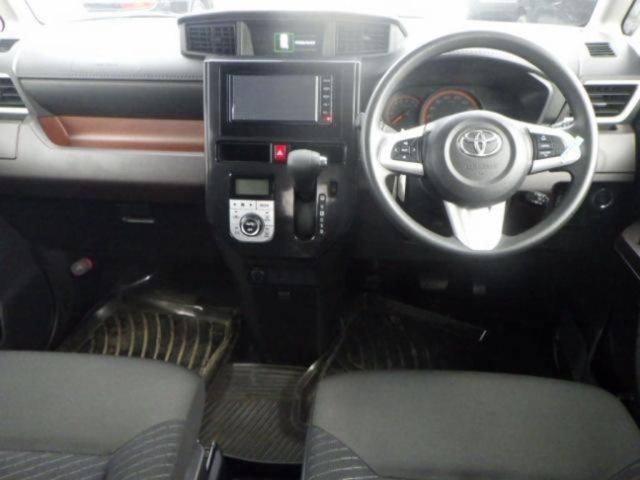 TOYOTA ROOMY 2018