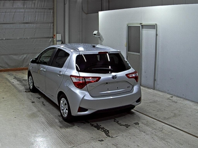 TOYOTA VITZ 2019