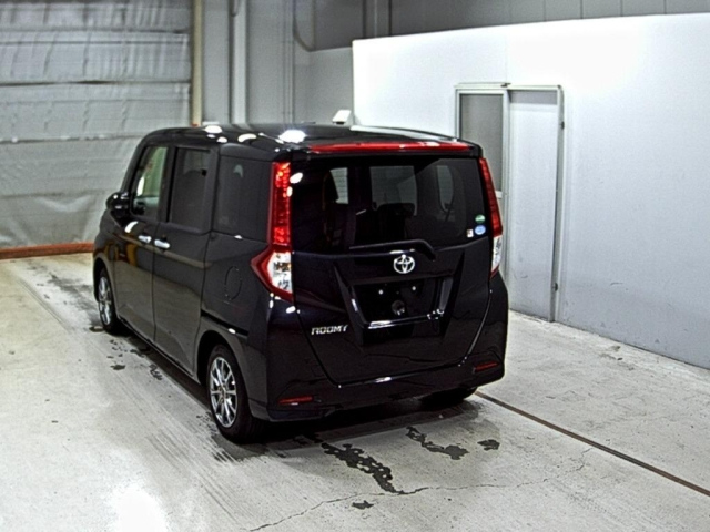 TOYOTA ROOMY 2018