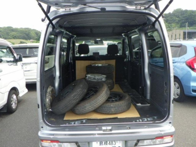 DAIHATSU HIJET VAN 2019