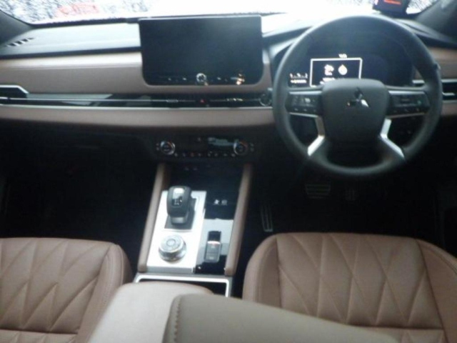MITSUBISHI OUTLANDER PHEV 2025