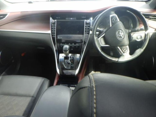 TOYOTA HARRIER 2019
