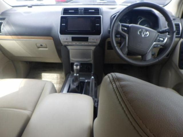 TOYOTA LAND CRUISER PRADO 2023