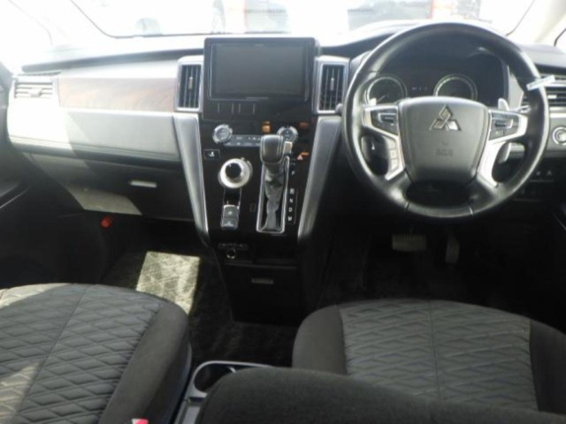 MITSUBISHI DELICA D5 2021