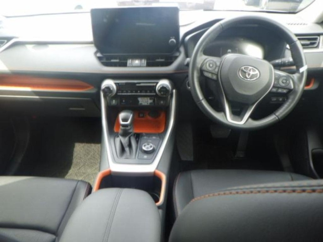 TOYOTA RAV4 2024