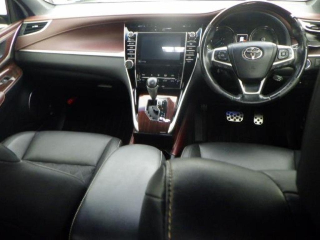 TOYOTA HARRIER 2016
