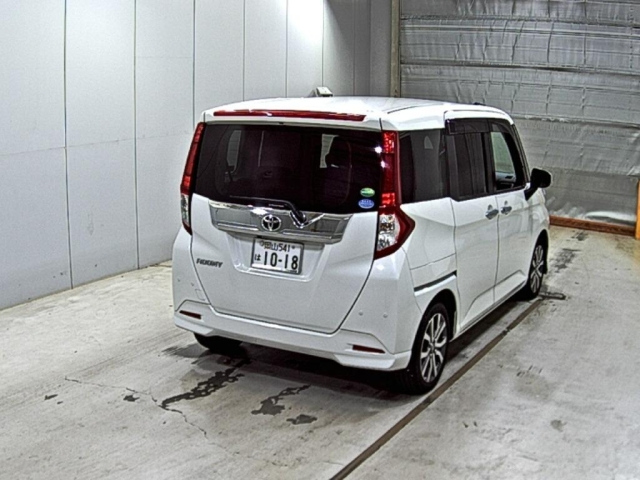 TOYOTA ROOMY 2019
