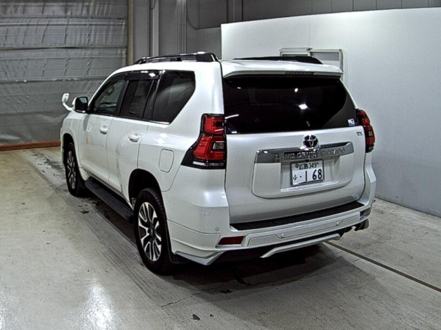 TOYOTA LAND CRUISER PRADO 2023