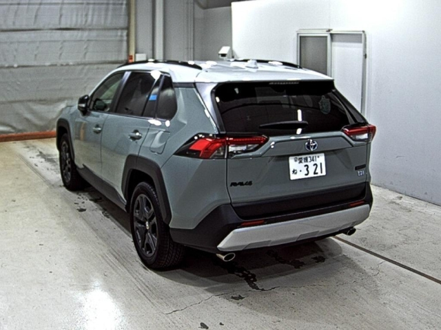 TOYOTA RAV4 2024