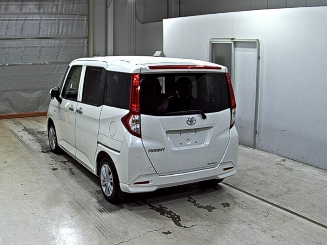 TOYOTA ROOMY 2022