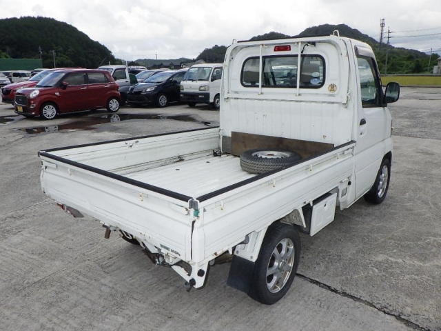 NISSAN CLIPPER TRUCK 2010