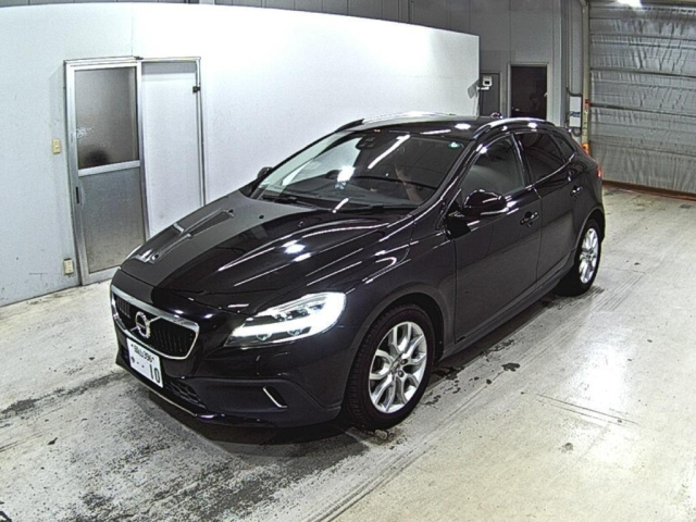 VOLVO V40 2017