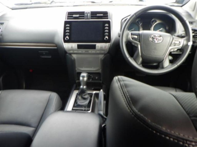 TOYOTA LAND CRUISER PRADO 2022