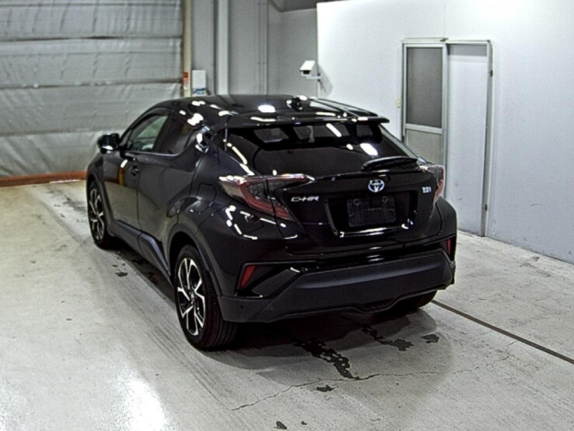 TOYOTA C-HR 2017