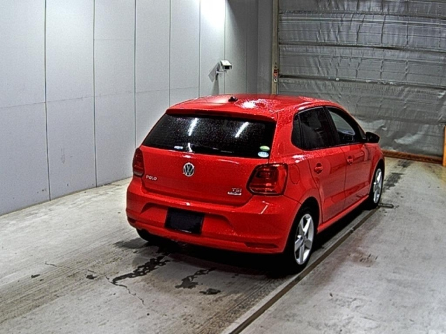 VOLKSWAGEN POLO 2016