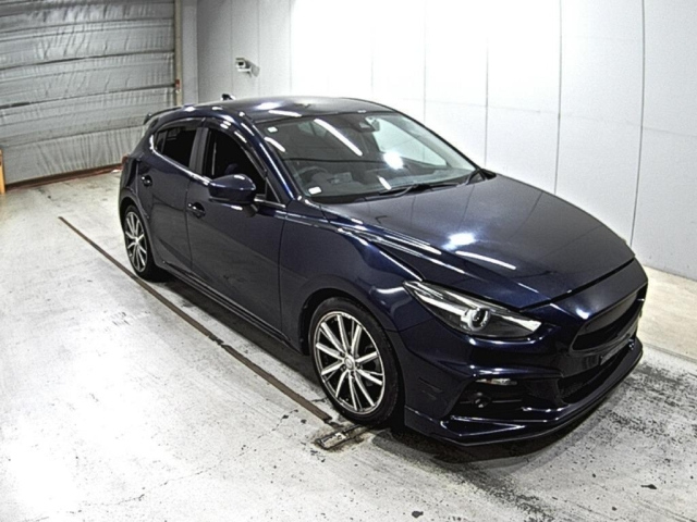 MAZDA AXELA 2017