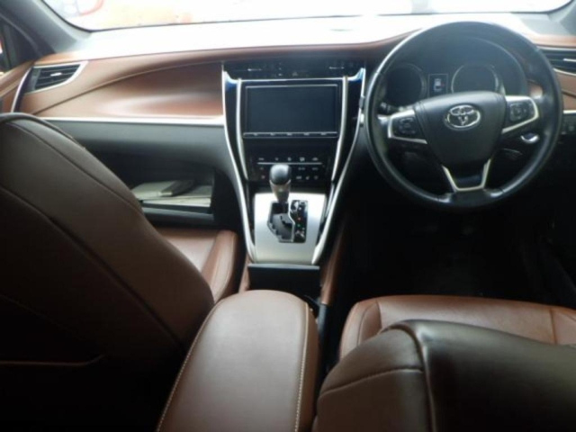 TOYOTA HARRIER 2017