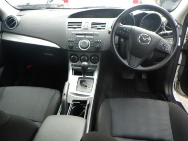 MAZDA AXELA 2009