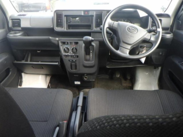 DAIHATSU HIJET VAN 2019
