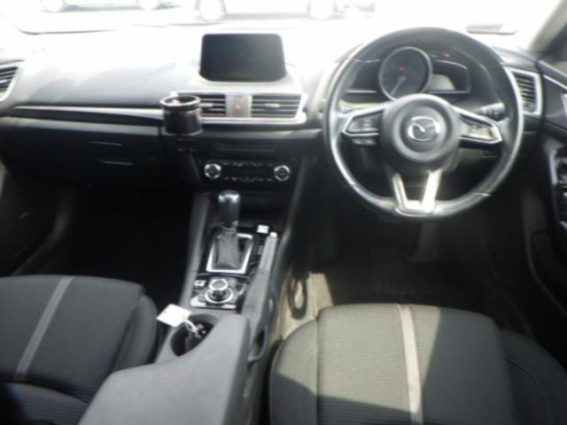 MAZDA AXELA 2017