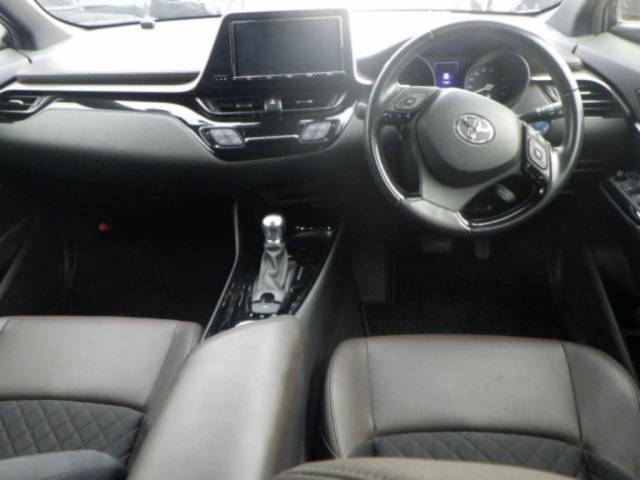TOYOTA C-HR 2018