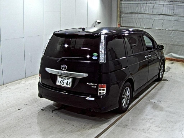 TOYOTA ISIS 2013