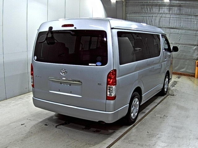 TOYOTA HIACE 2016