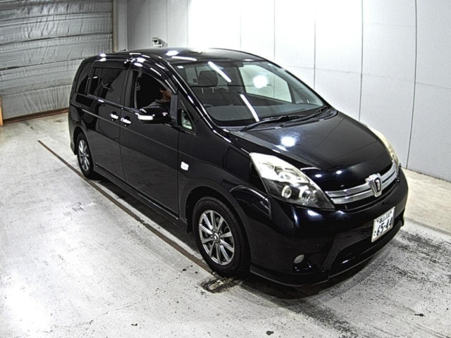 TOYOTA ISIS 2013