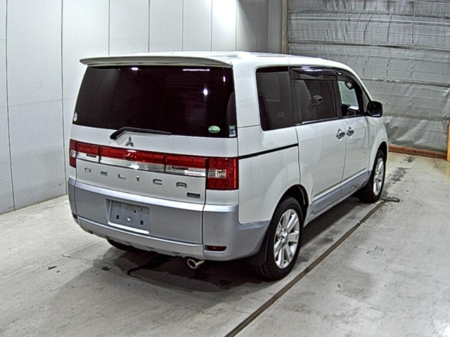 MITSUBISHI DELICA D5 2013