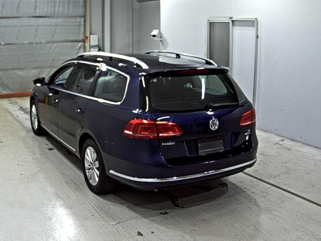 VOLKSWAGEN PASSAT VARIANT 2013