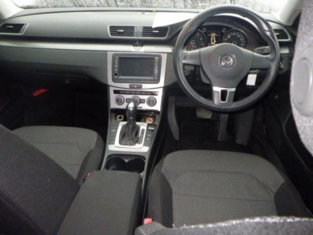 VOLKSWAGEN PASSAT VARIANT 2013