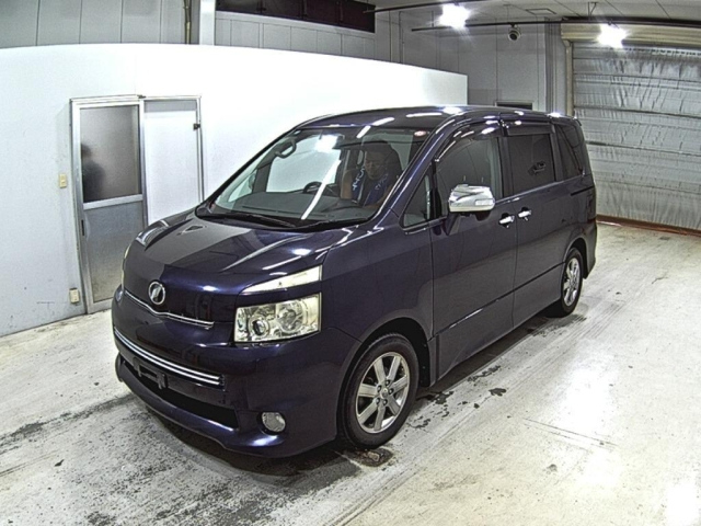 TOYOTA VOXY 2012