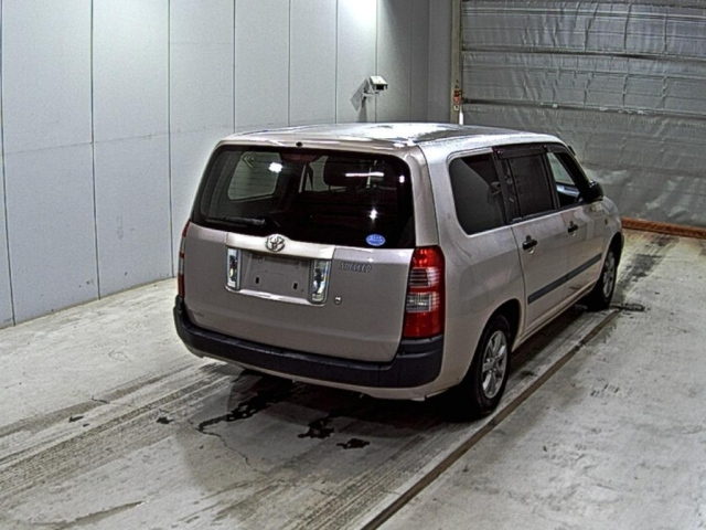 TOYOTA SUCCEED 2010