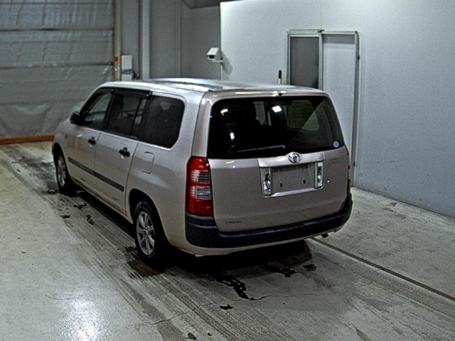 TOYOTA SUCCEED 2010
