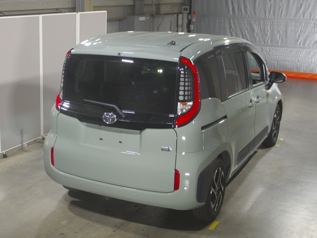 TOYOTA SIENTA 2022