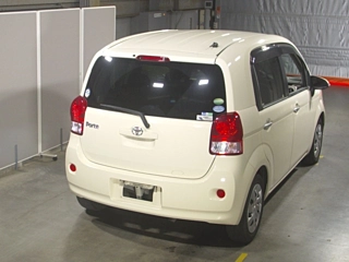 TOYOTA PORTE 2012