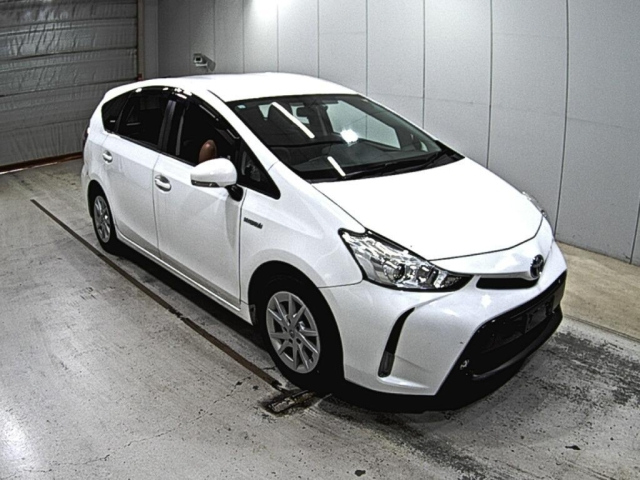 TOYOTA PRIUS ALPHA 2017