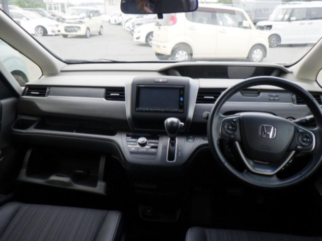 HONDA FREED 2017
