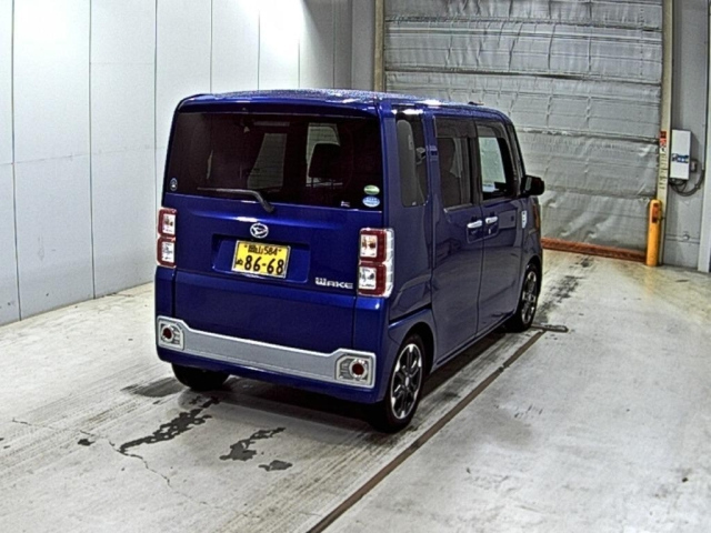 DAIHATSU WAKE 2015