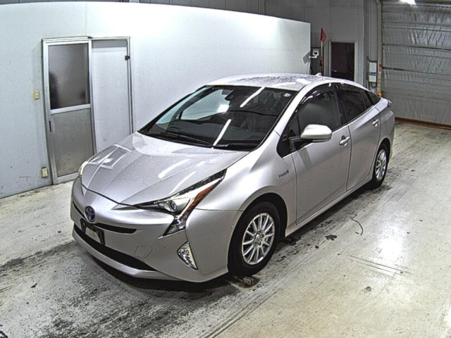 TOYOTA PRIUS 2016