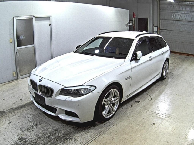 BMW 5 SERIES 2013