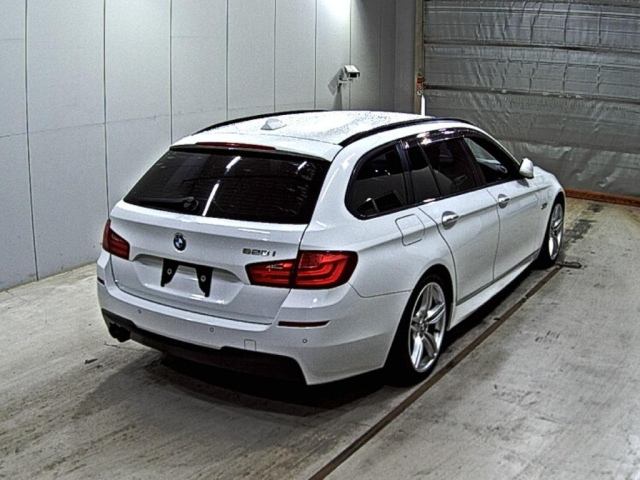 BMW 5 SERIES 2013