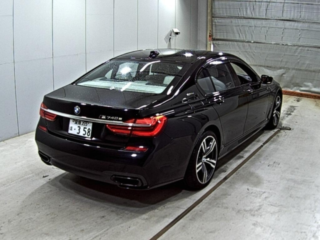 BMW 7 SERIES 2016