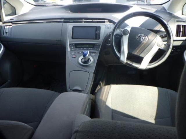 TOYOTA PRIUS 2011