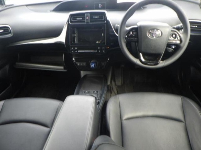 TOYOTA PRIUS 2019